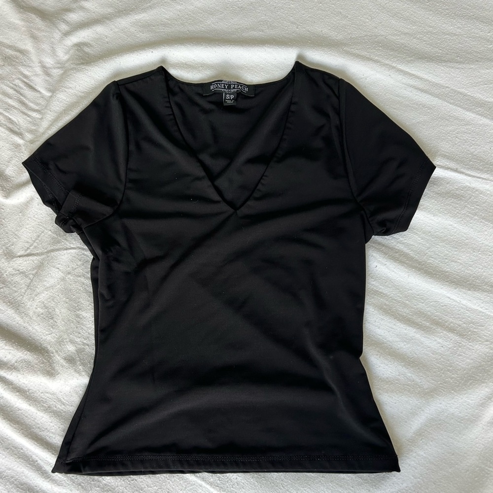 Black Cropped V Neck Short Sleeve Tee